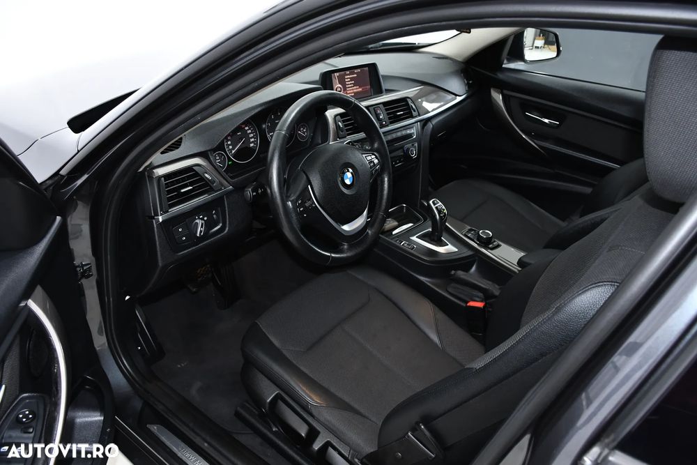 BMW Seria 3 320d Touring xDrive Aut. Modern Line - 17