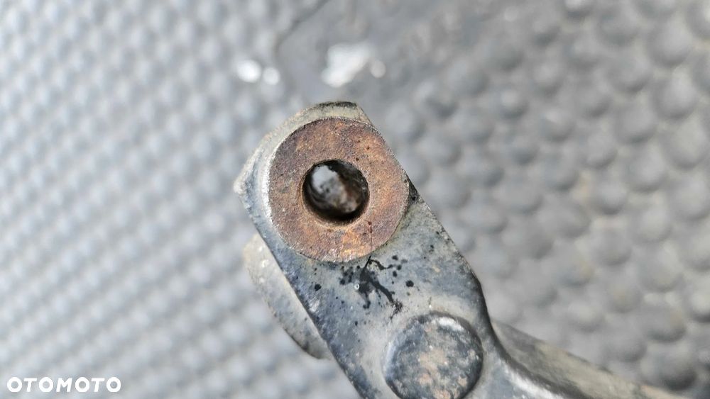 Zwrotnica 8D0407257 AR Piasta Łożysko Przód Przednia Lewa Kopyto Audi A4 B5 A6 C5 VW Passat B5 - 7