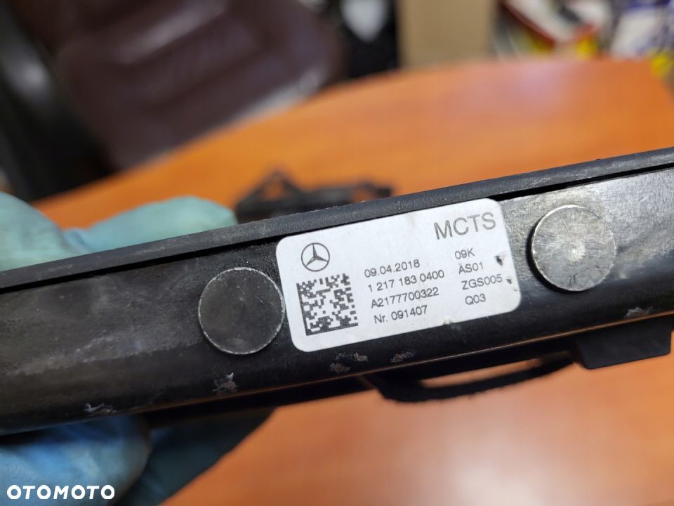 ZAMEK DACHU MERCEDES W205 CABRIO PRAWY LEWY - 2