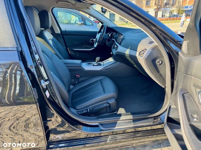 BMW Seria 3 320e Advantage sport - 30