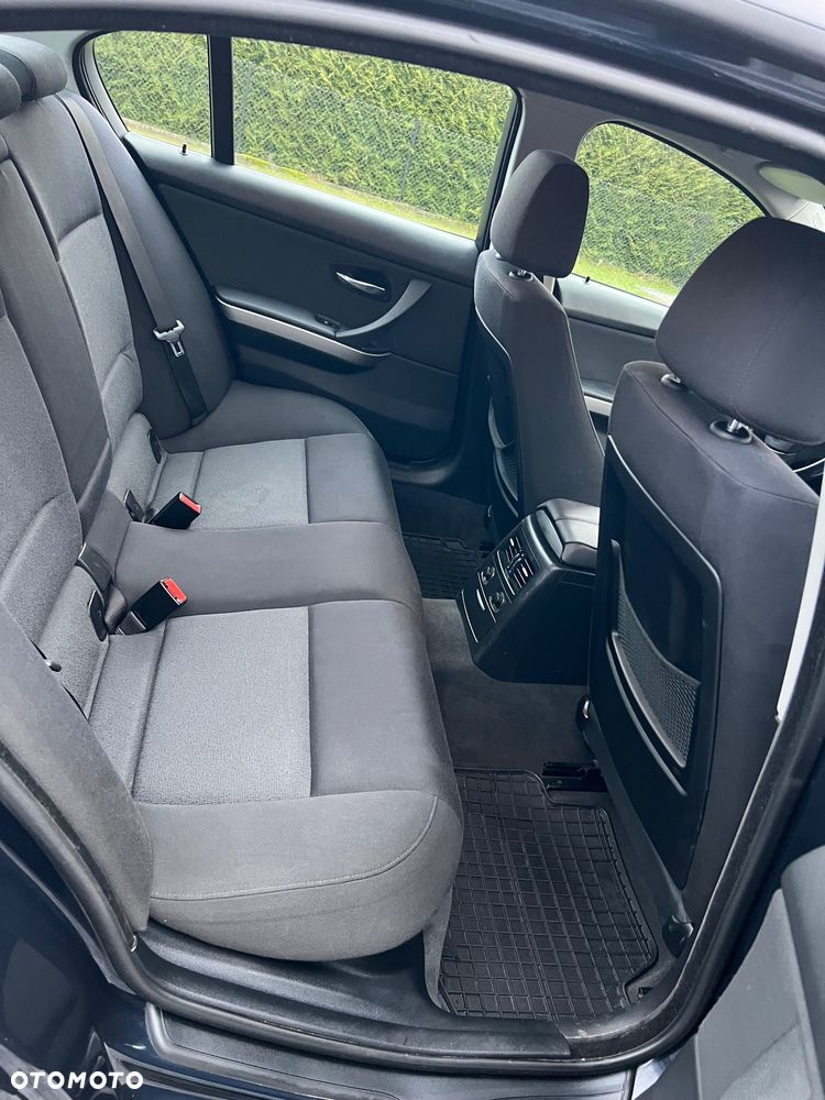 BMW Seria 3 318i - 13