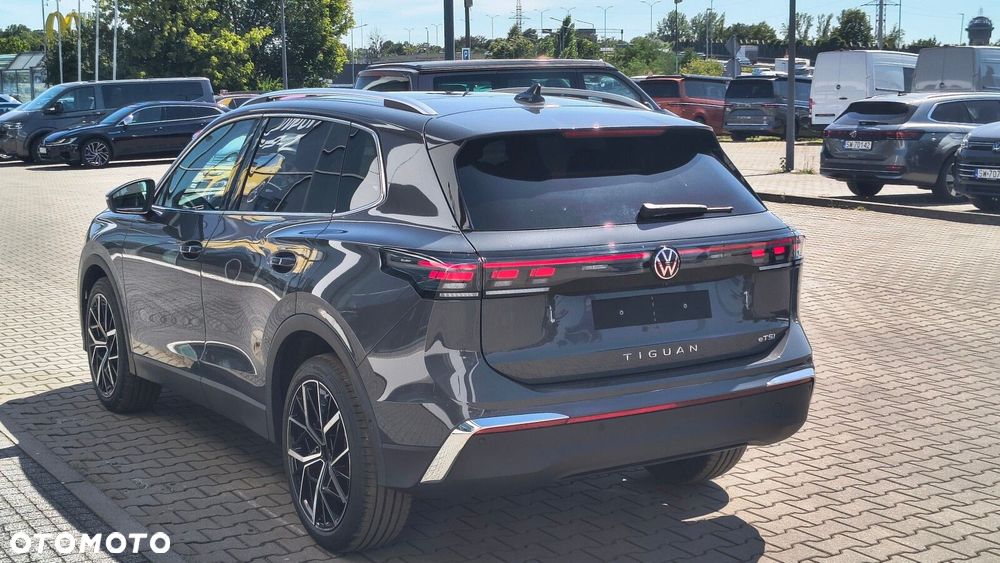 Volkswagen Tiguan - 9