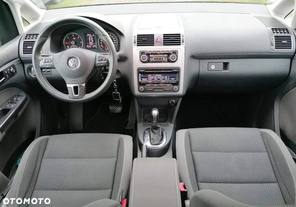 Volkswagen Touran 2.0 TDI DPF DSG Highline - 10