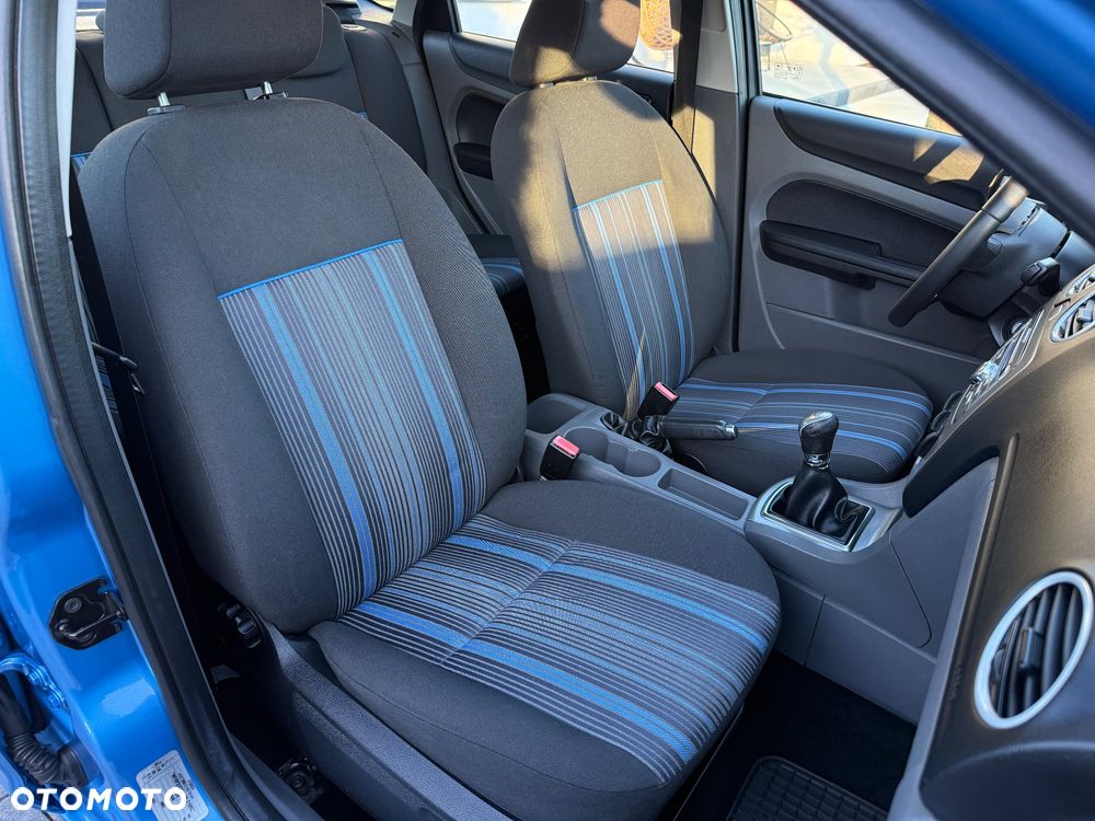 Ford Focus 1.6 16V Style - 18