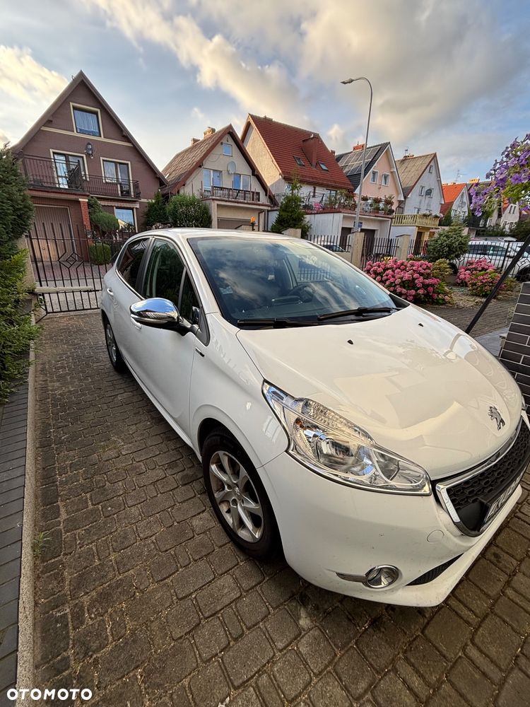 Peugeot 208 1.2 PureTech Allure - 6