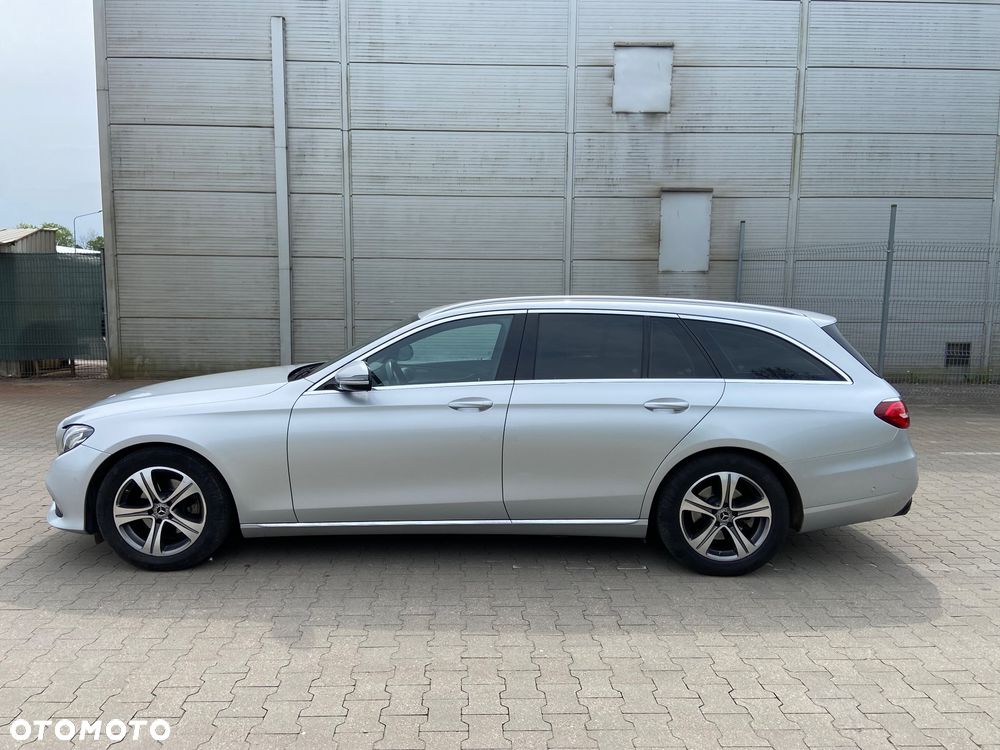 Mercedes-Benz Klasa E 220 d 9G-TRONIC Exclusive - 6