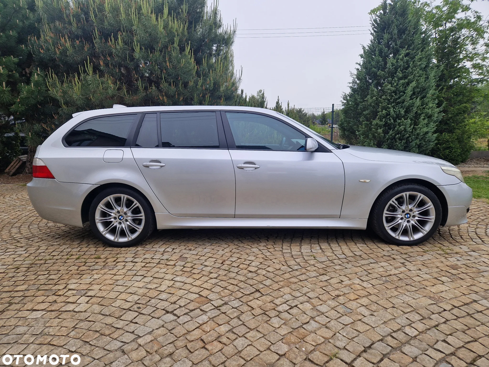 BMW Seria 5 530xd Touring - 8