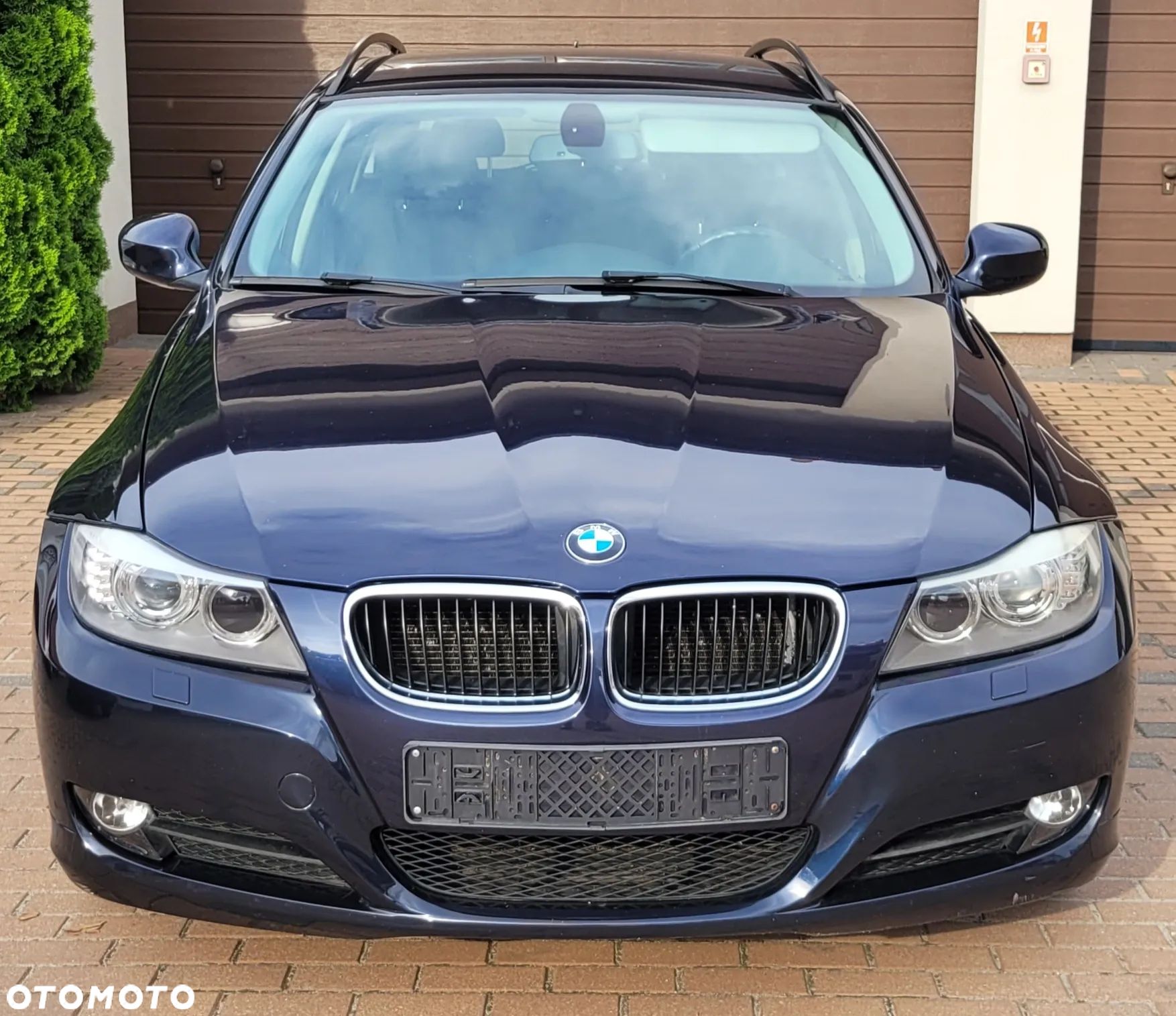 BMW Seria 3 318i Touring - 1