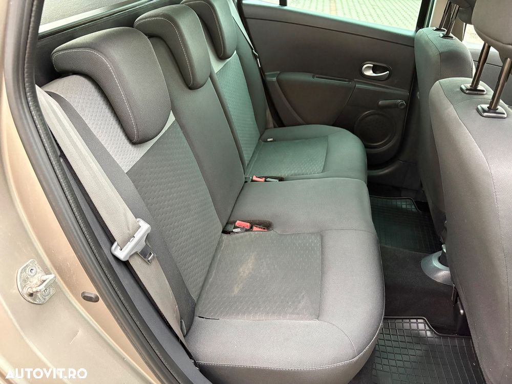 Renault Clio 1.5 dCi 90 FAP Luxe - 10