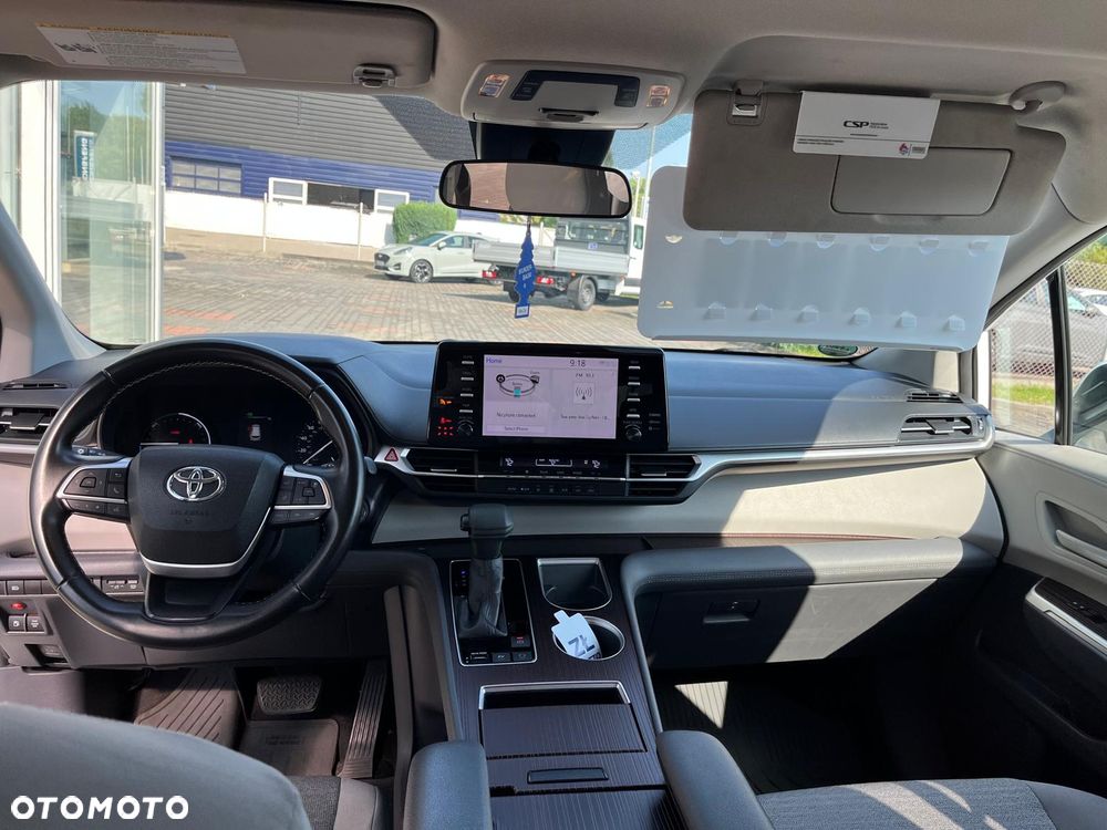 Toyota Sienna - 16