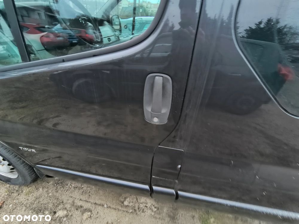 Opel Vivaro Tour - 17