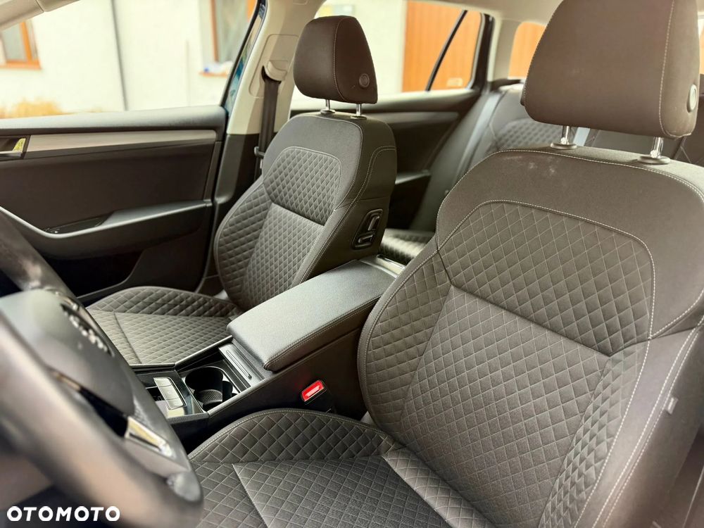 Skoda Superb 2.0 TDI Style DSG - 31