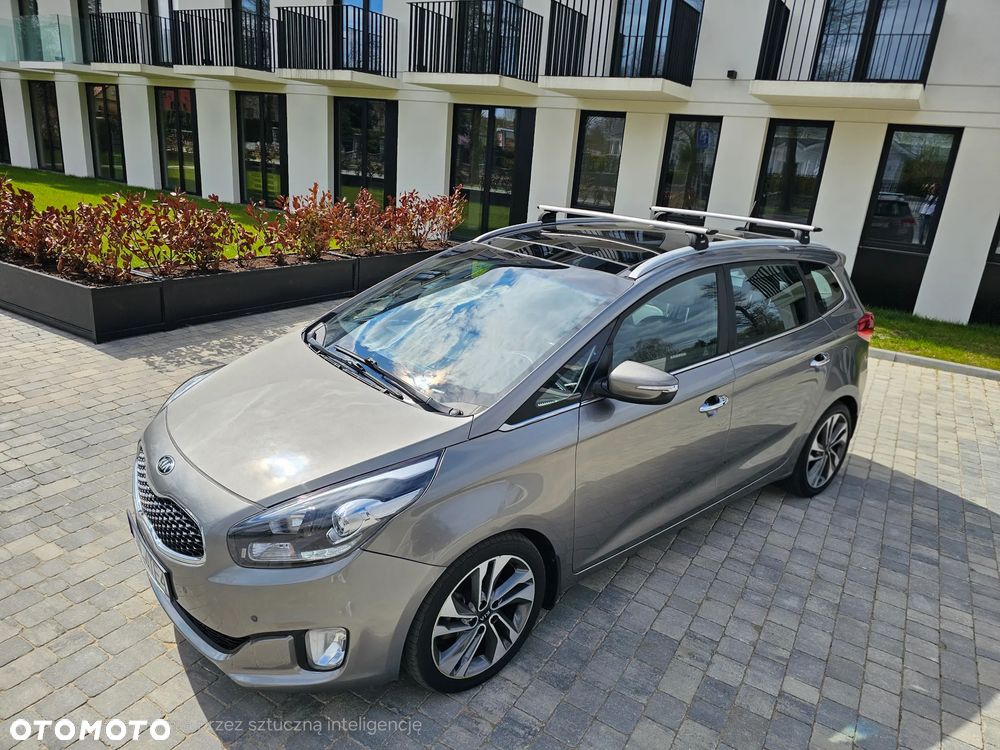 Kia Carens - 3