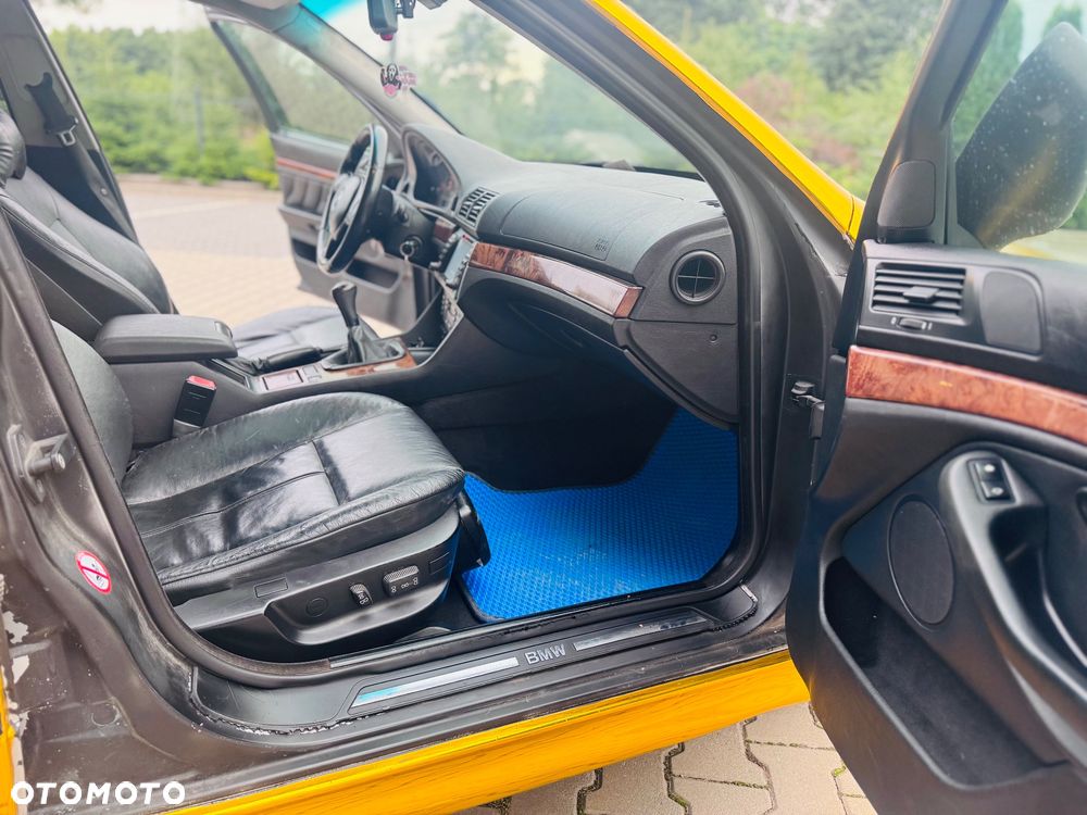 BMW Seria 5 525d - 10