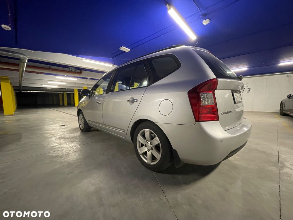 Kia Carens - 3