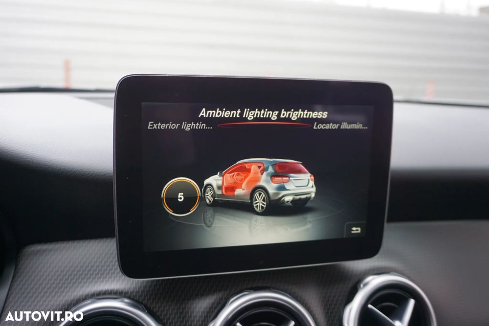 Mercedes-Benz GLA 200 d 4Matic 7G-DCT Urban - 29