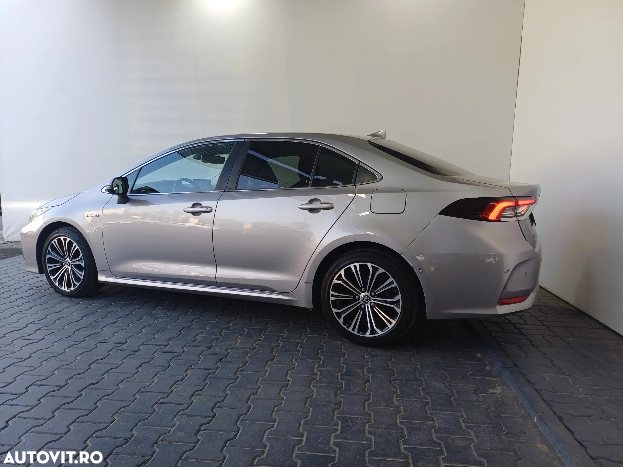 Toyota Corolla Sedan 1.8 HSD Dynamic - 3