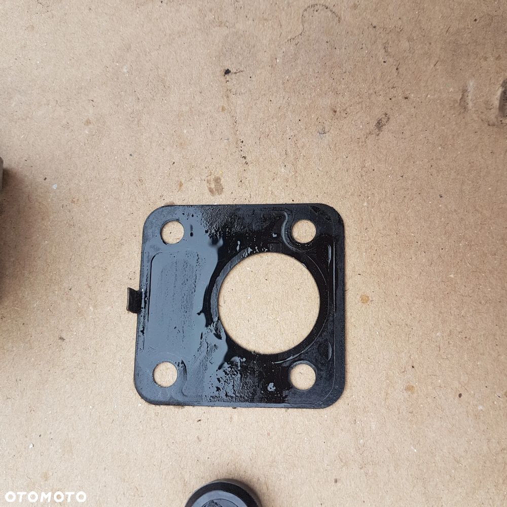 uszczelka napęd pompy oleju duallogic selespeed skrzynia automat lub robot przystawka korpus skrzynia automatyczna automat robot automatic fiat alfa mito bravo II 500 500l 500x tipo grande punto evo doblo Qubo fiorino panda ford ka lancia musa idea ypsilon 1.2 1.4 1.3 900 twinair - 3