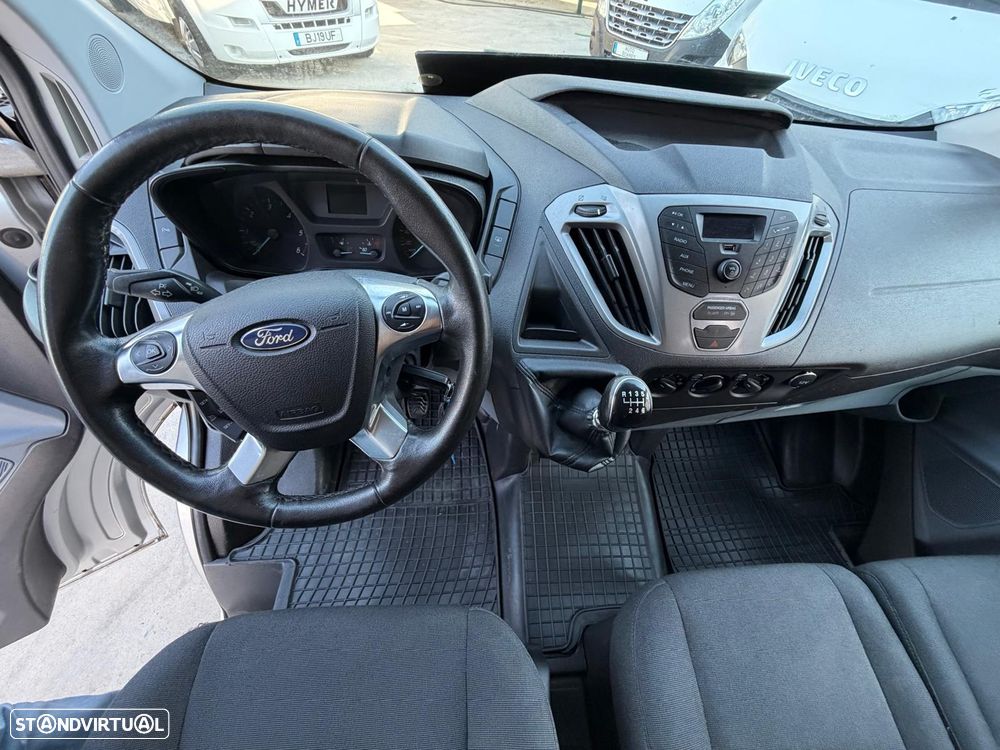 Ford Transit Custom - 9 Lugares - 11