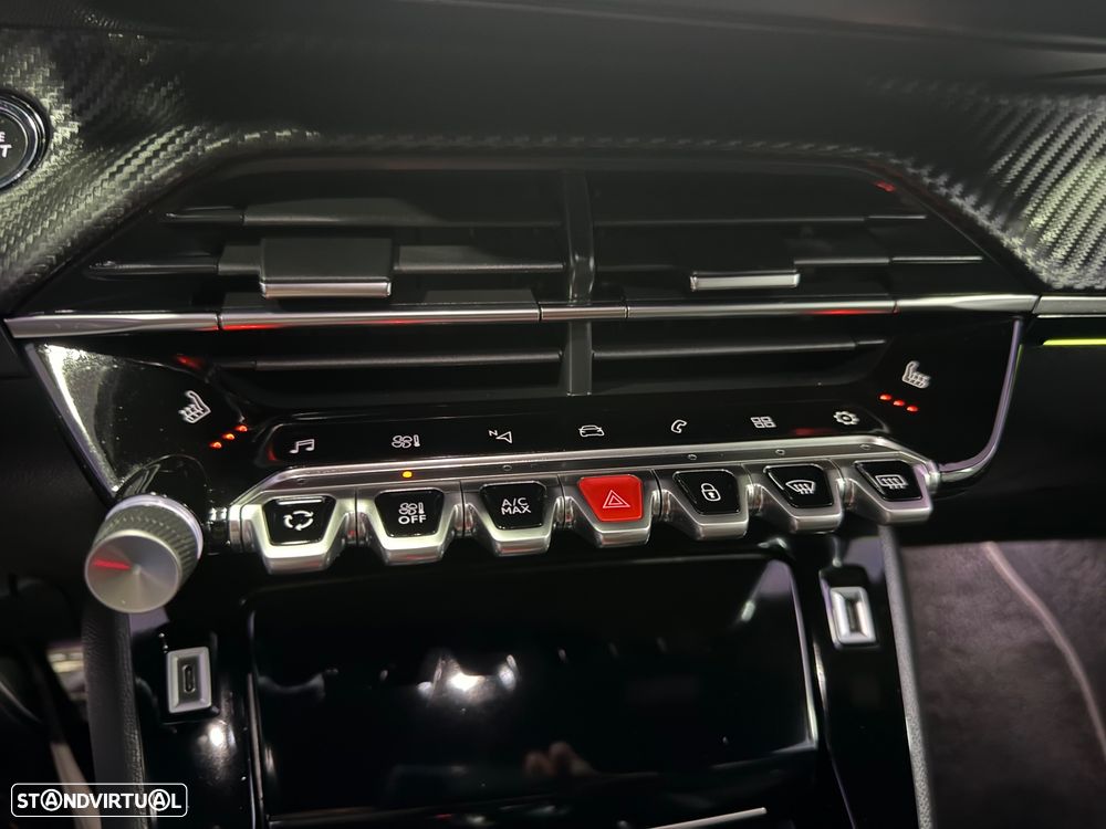 Peugeot 2008 PureTech 155 EAT8 GT Pack - 22