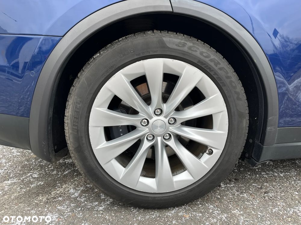 Tesla Model X 75 D - 10