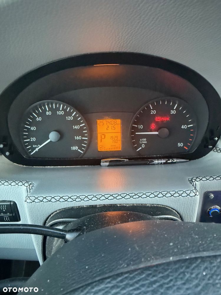 Mercedes-Benz Sprinter - 8