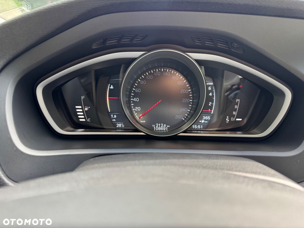 Volvo V40 Cross Country T4 Drive-E Ocean Race - 19