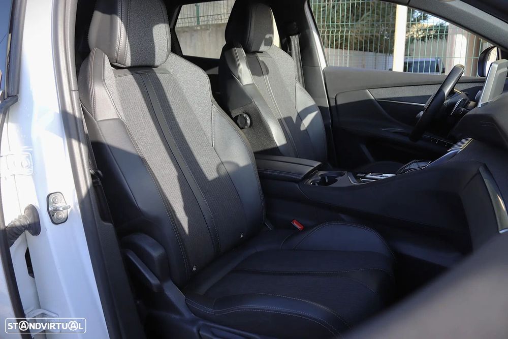 Peugeot 3008 1.5 BlueHDi GT Line EAT8 - 19