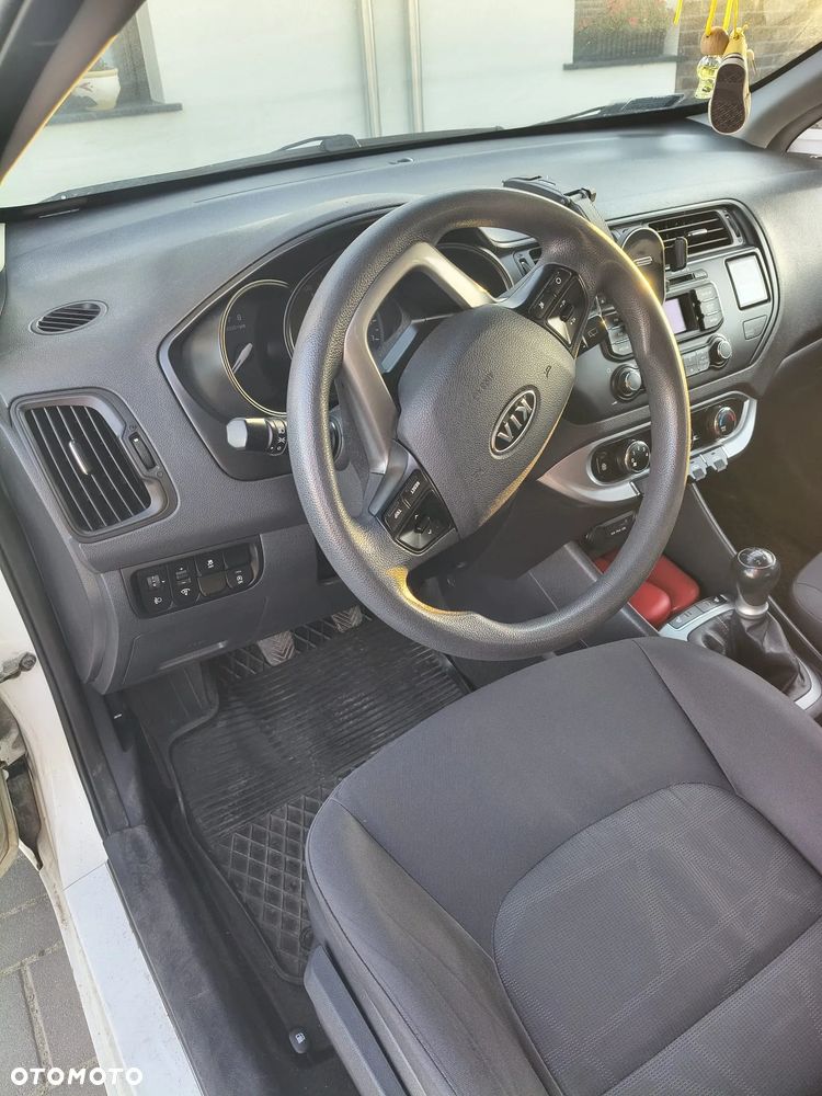Kia Rio - 6
