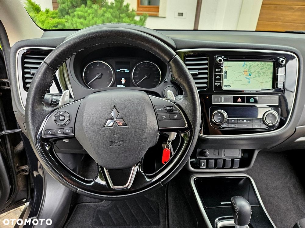 Mitsubishi Outlander - 16