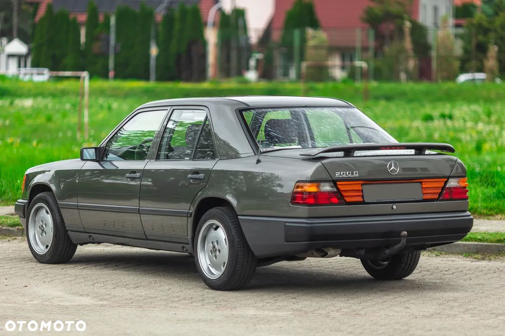 Mercedes-Benz W124 (1984-1993) - 13
