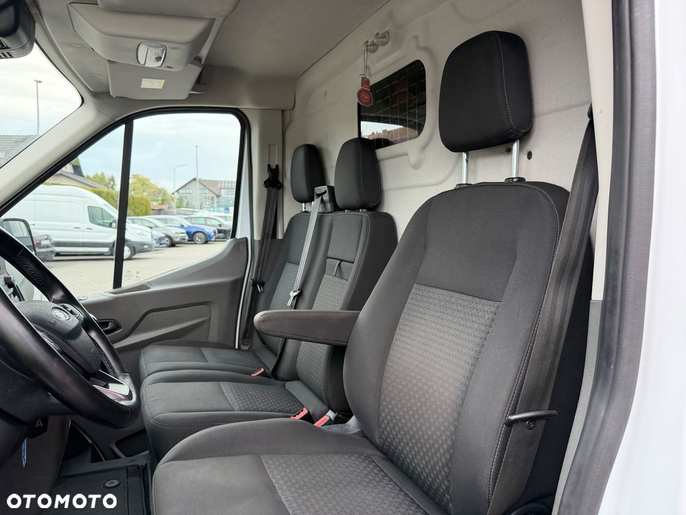 Ford Transit - 25