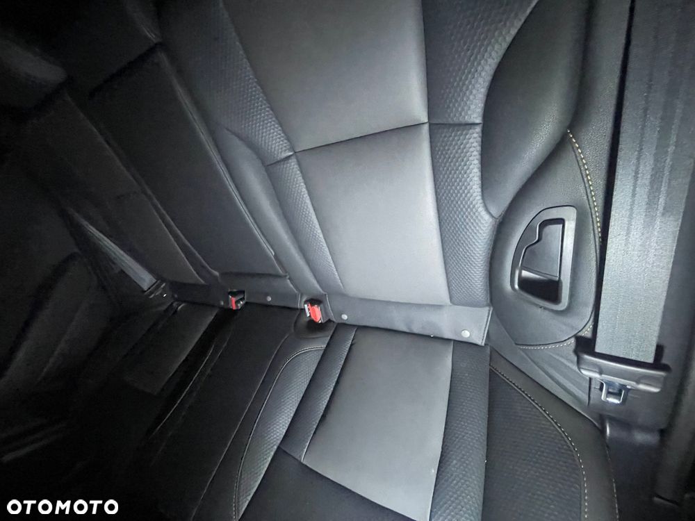 Subaru Outback - 38