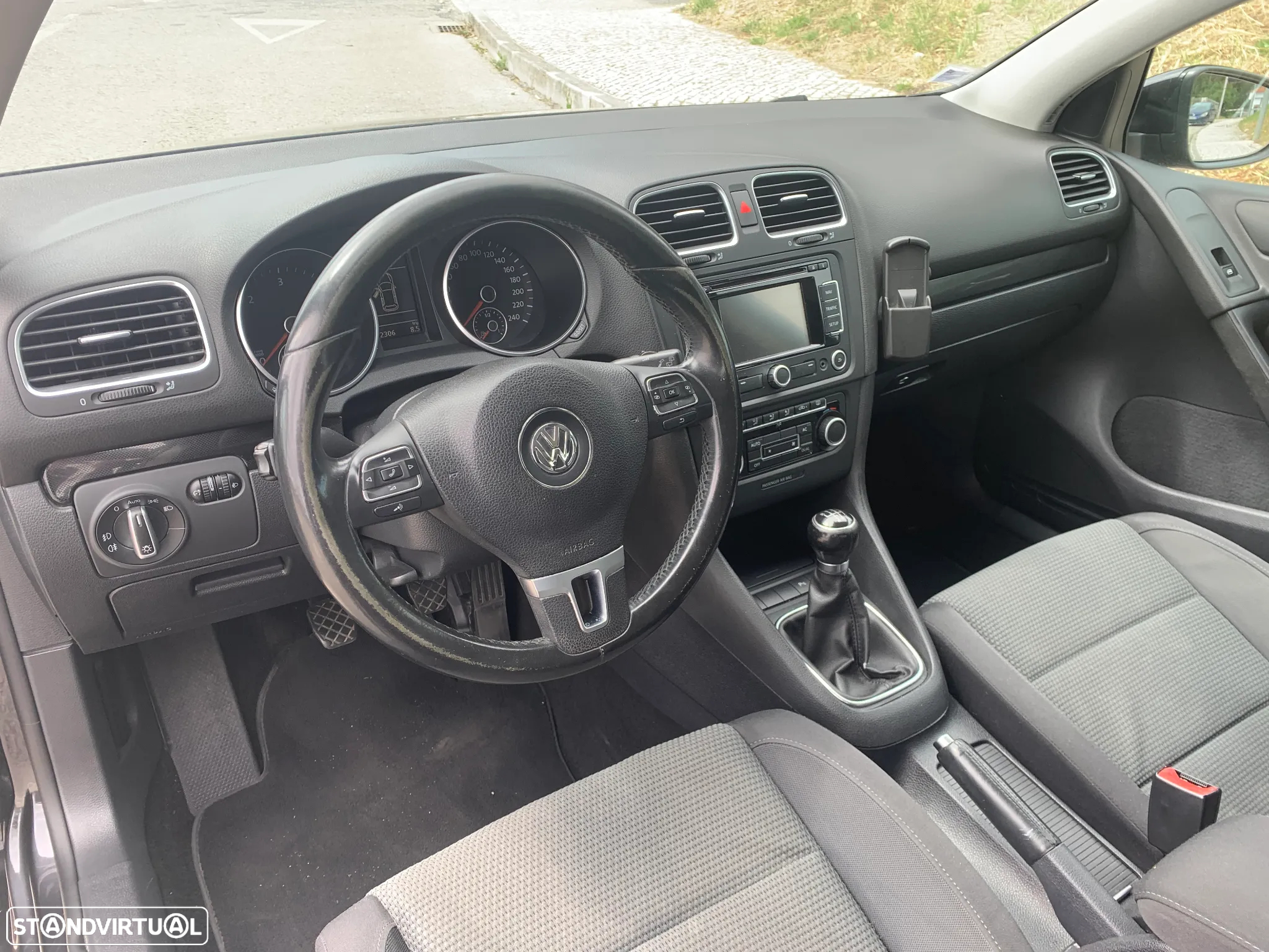 VW Golf 2.0 TDi BlueMotion Confortline - 10