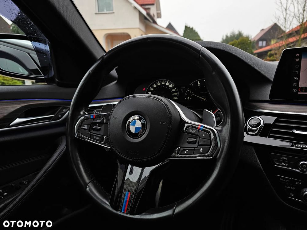 BMW Seria 5 520d M Sport - 11