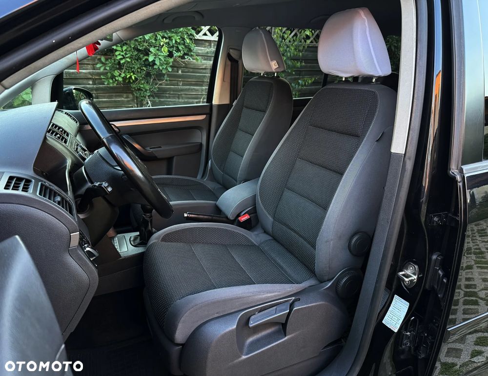 Volkswagen Touran 1.6 TDI DPF Highline - 18