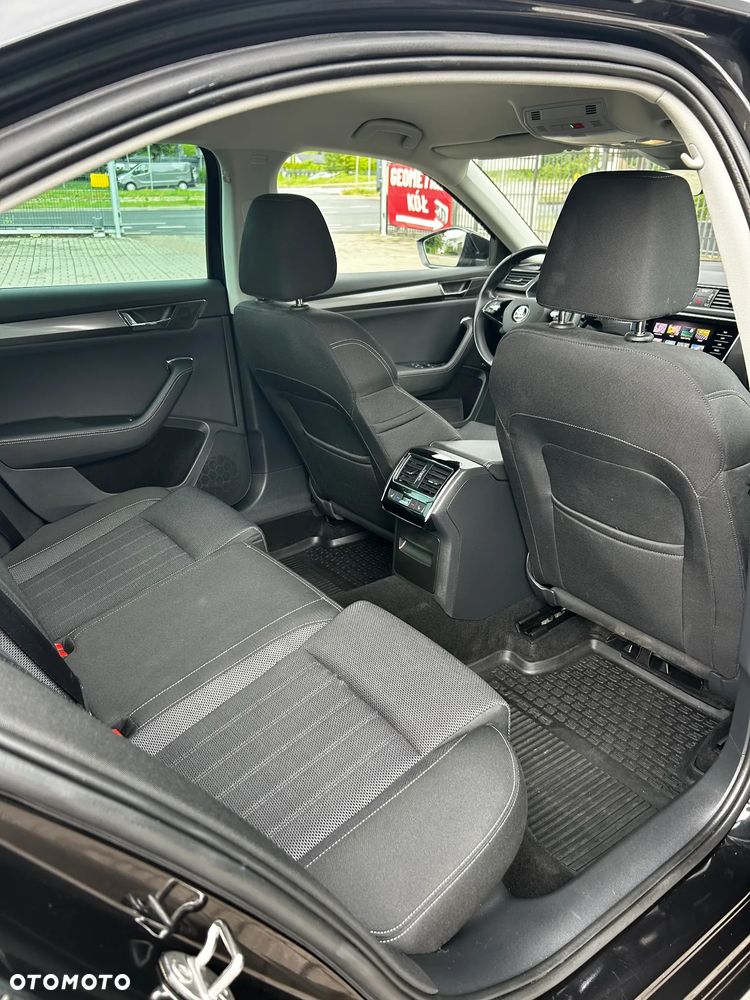 Skoda Superb 2.0 TDI SCR Style DSG - 8