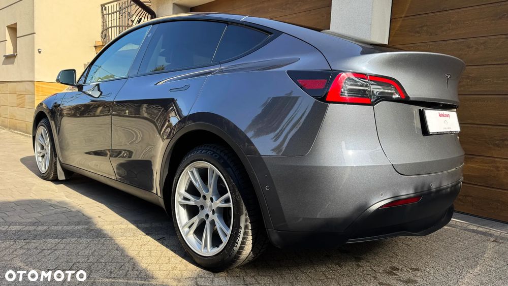 Tesla Y Long Range AWD - 7