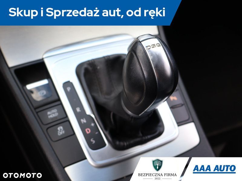 Volkswagen Passat - 15