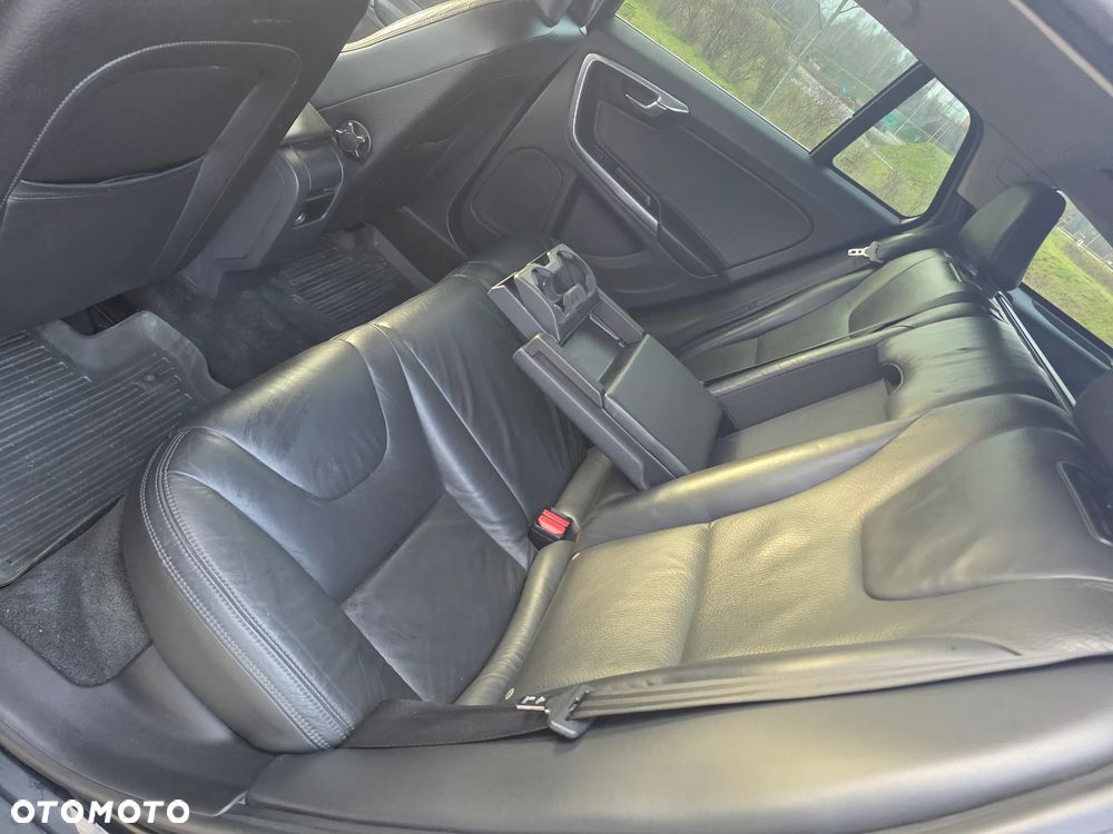 Volvo V60 D4 Geartronic Momentum - 12