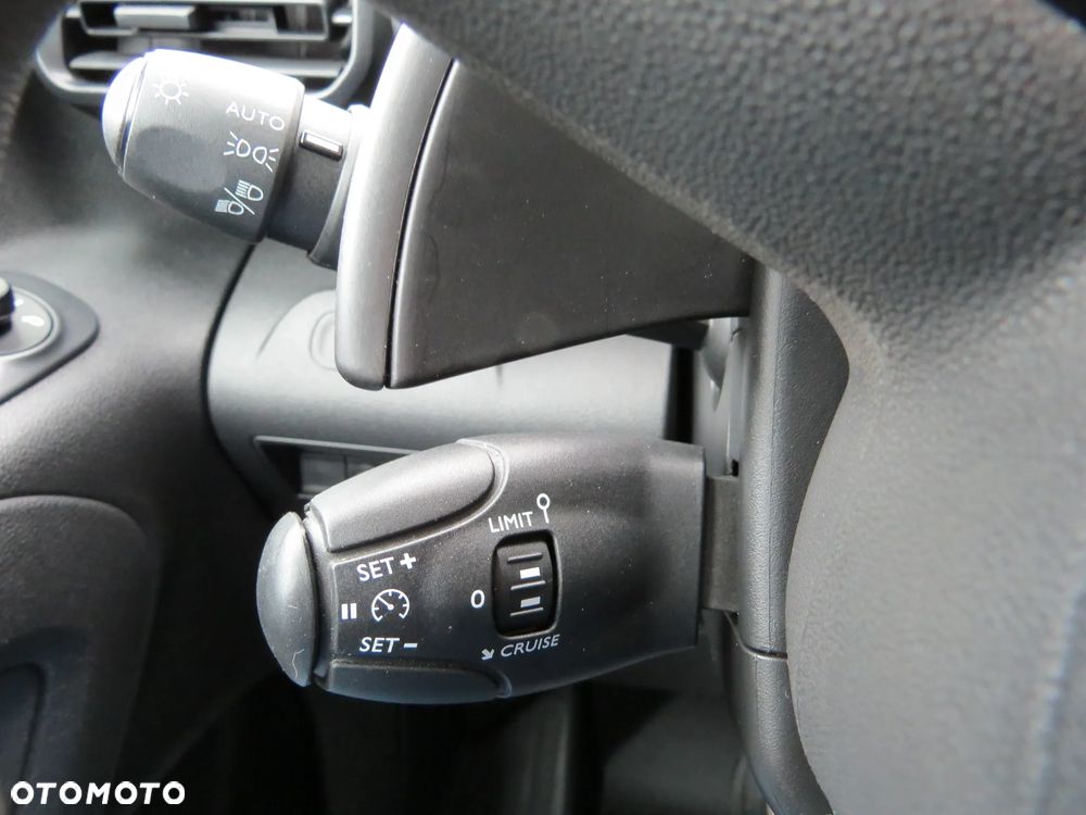 Toyota Proace City 1.2 D-4t 130KM A/t Long Brygadówka - 33