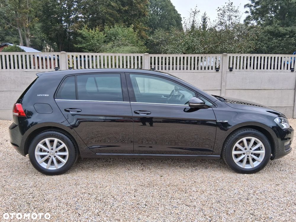 Volkswagen Golf - 6