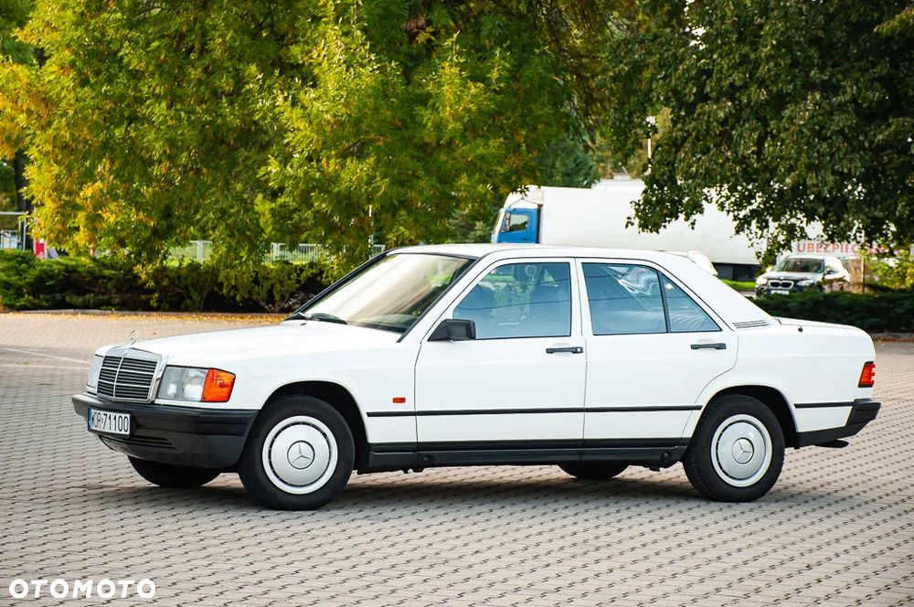 Mercedes-Benz W201 (190) - 10