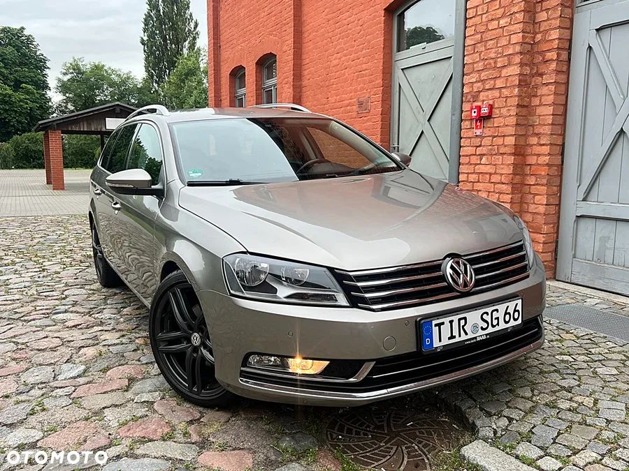 Volkswagen Passat 2.0 TDI DPF Highline - 22