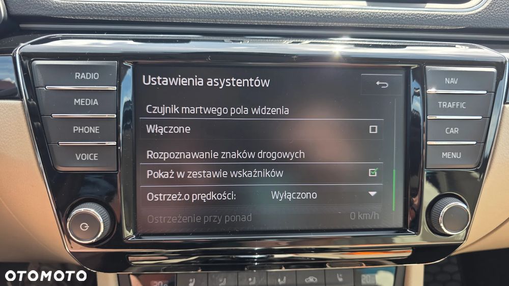 Skoda Superb 2.0 TSI 4x4 L&K DSG - 29