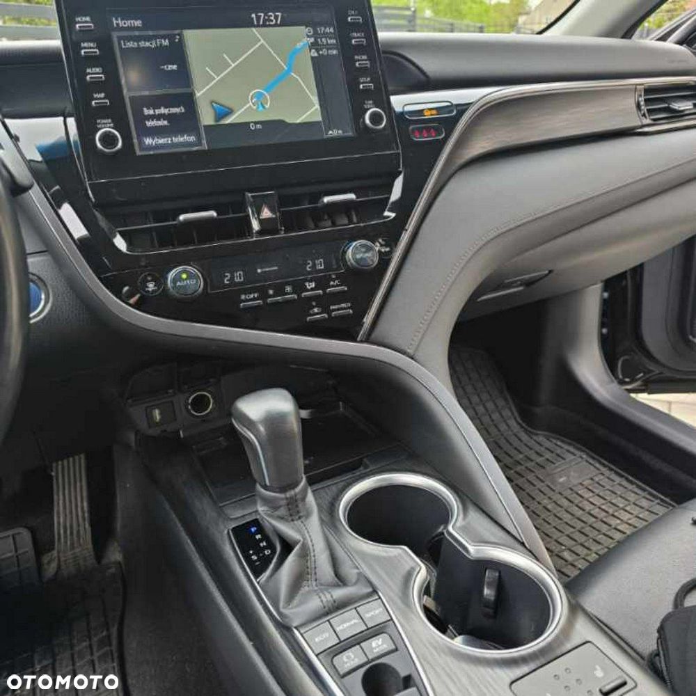 Toyota Camry 2.5 Hybrid Executive CVT - 12