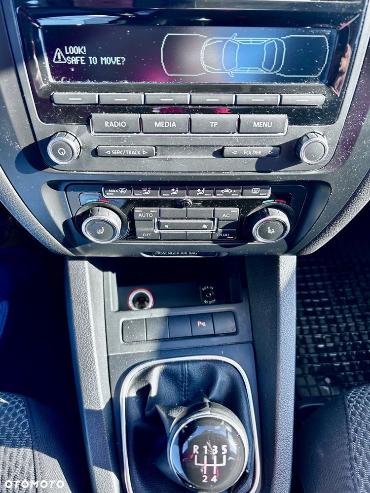 Volkswagen Jetta 1.6 TDI Comfortline - 8