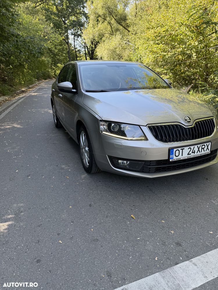 Skoda Octavia 1.6 TDI DSG Ambition - 3
