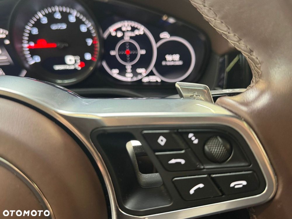 Porsche Cayenne - 19