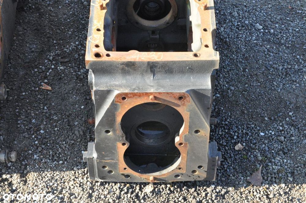 OBUDOWA MOSTU CASE 4230 JKA03759 / 114119 - 2
